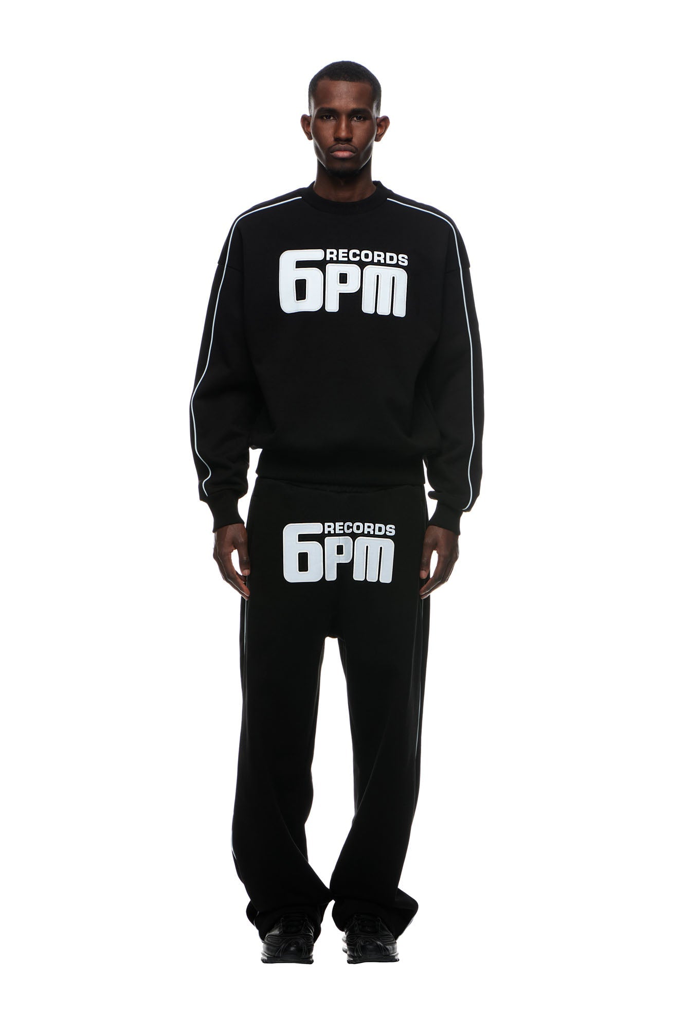 RECORDS CREWNECK BLACK